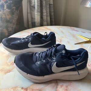 Nike Men's Dark Blue Athletic Shoes
